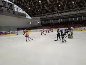 Do Žďáru proti týmům A a B