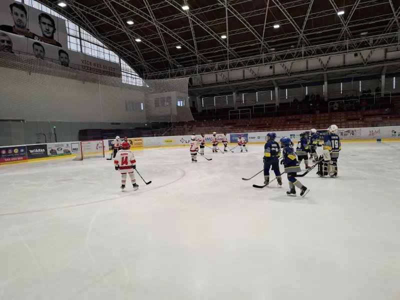 Do Žďáru proti týmům A a B